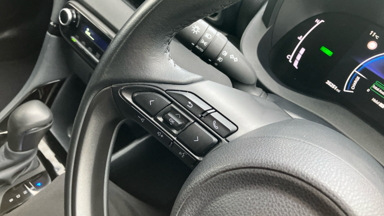 Toyota Yaris 1.5 Hybrid Design 5dr CVT Hybrid Hatchback